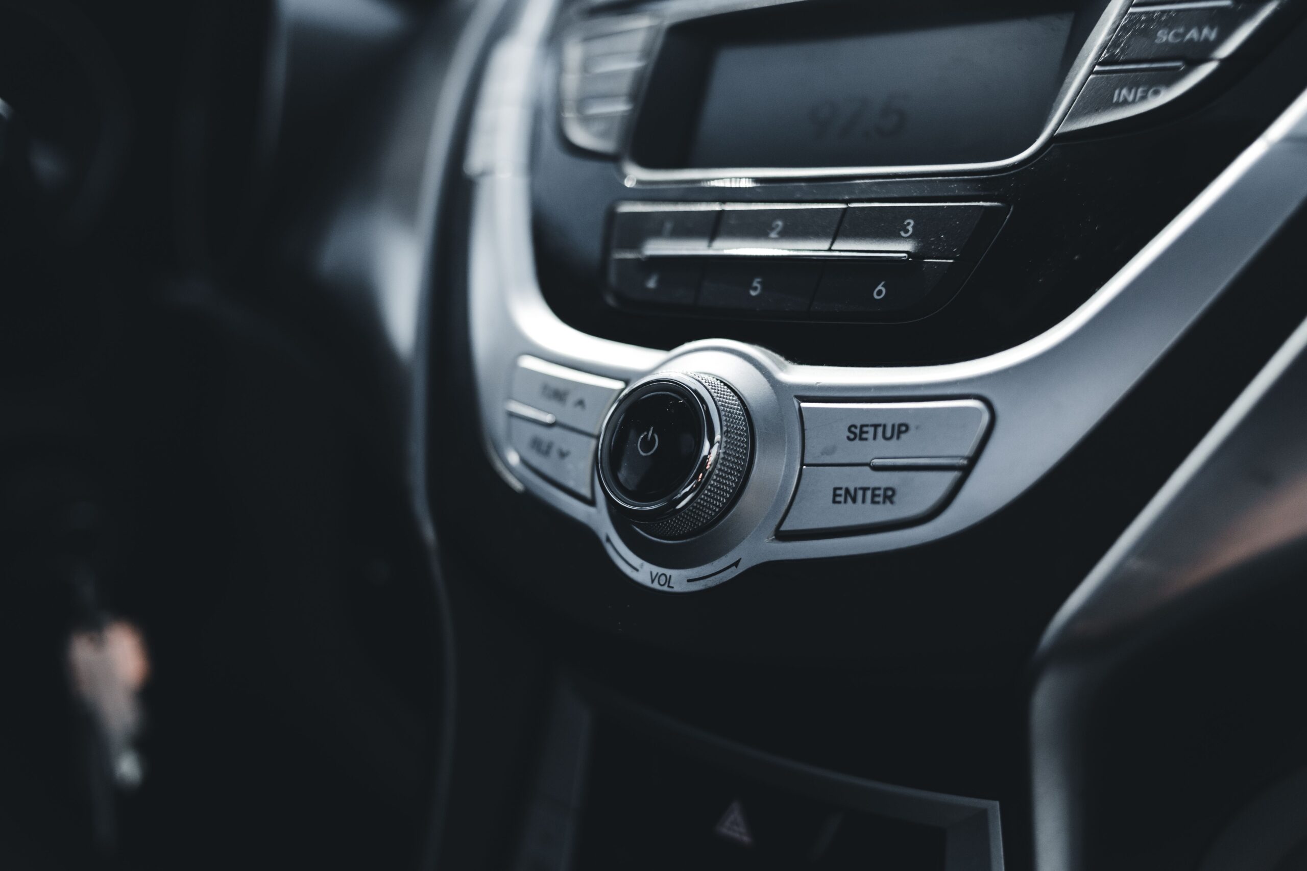 Autoradio moderne permettant de copier un CD directement sur une clé USB sans ordinateur