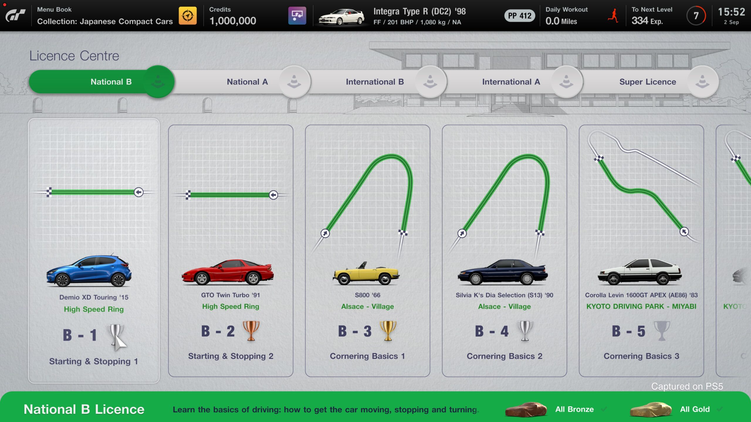 Voiture de sport dans Gran Turismo 7, simulation de course sur PS5