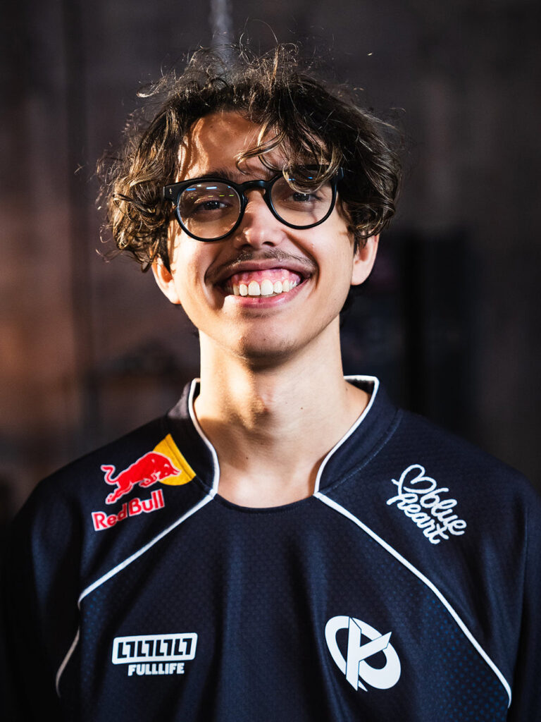 Portrait officiel de Kamil « Kamiloo » Haudegond, mid laner de la Karmine Corp Blue en League of Legends