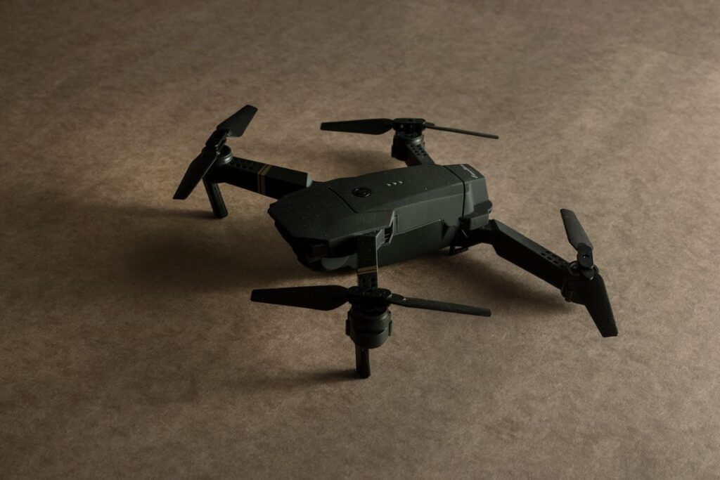 Mini-drone hybride replié, similaire au Parrot Swing testé dans cet article
